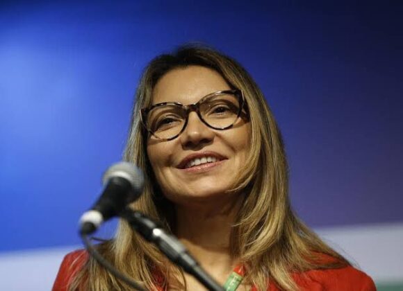 Janja recebe novas críticas referente aos gastos públicos do governo Lula
