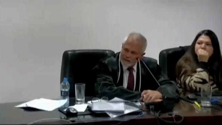 TJ PR abre investigação sobre comentários polêmicos de desembargador durante sessão TJ PR abre investigação sobre comentários polêmicos de desembargador durante sessão
