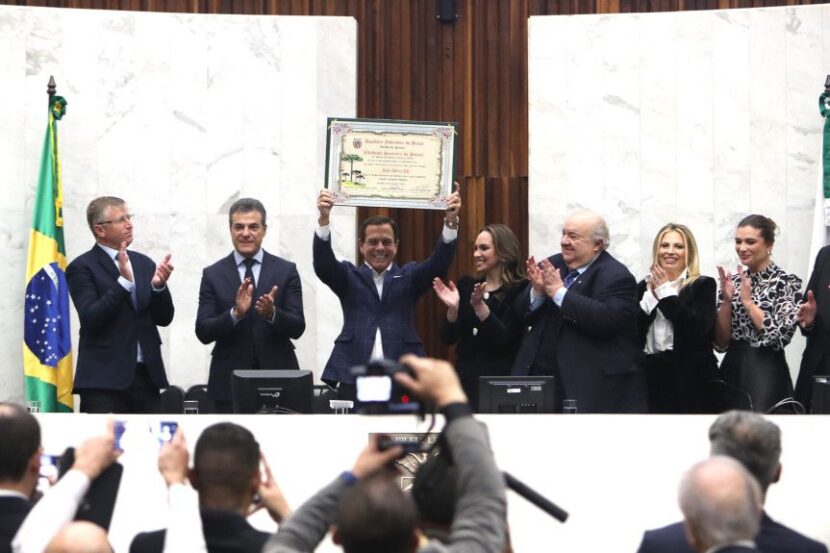 João Dória recebe título de Cidadão Honorário do Paraná na Assembleia Legislativa João Dória recebe título de Cidadão Honorário do Paraná na Assembleia Legislativa