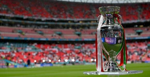 Eurocopa: Espanha e Inglaterra são as favoritas para fazer a final do torneio