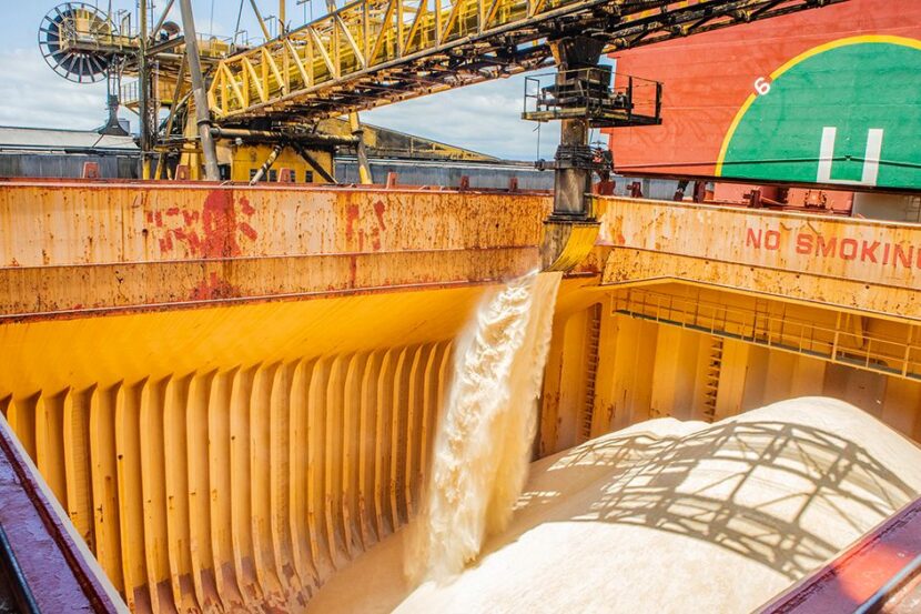 Exportações do Paraná para Ásia, África e Oriente Médio Batem Recorde no 1º Semestre Almirante Tamandaré: Duplicação da Rodovia dos Minérios Chega a 88%