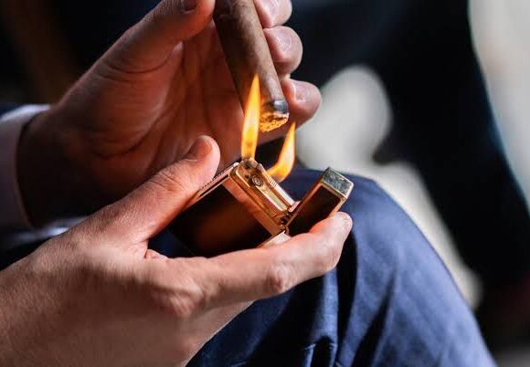 Leonardo e Magalhães, da Reality, marca de charutos mais antiga dos Estados Unidos guiarão uma noite de degustações em Curitiba