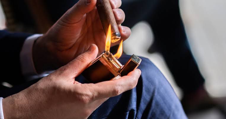 Leonardo e Magalhães, da Reality, marca de charutos mais antiga dos Estados Unidos guiarão uma noite de degustações em Curitiba Leonardo e Magalhães, da Reality, marca de charutos mais antiga dos Estados Unidos guiarão uma noite de degustações em Curitiba