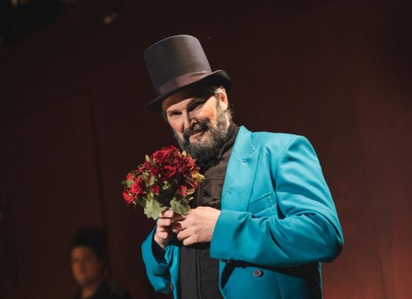 Espetáculo da trupe Ave Lola, que já foi sucesso em várias cidades do Brasil e na Dinamarca, volta a ser apresentado de 5 a 28 de julho em Curitiba