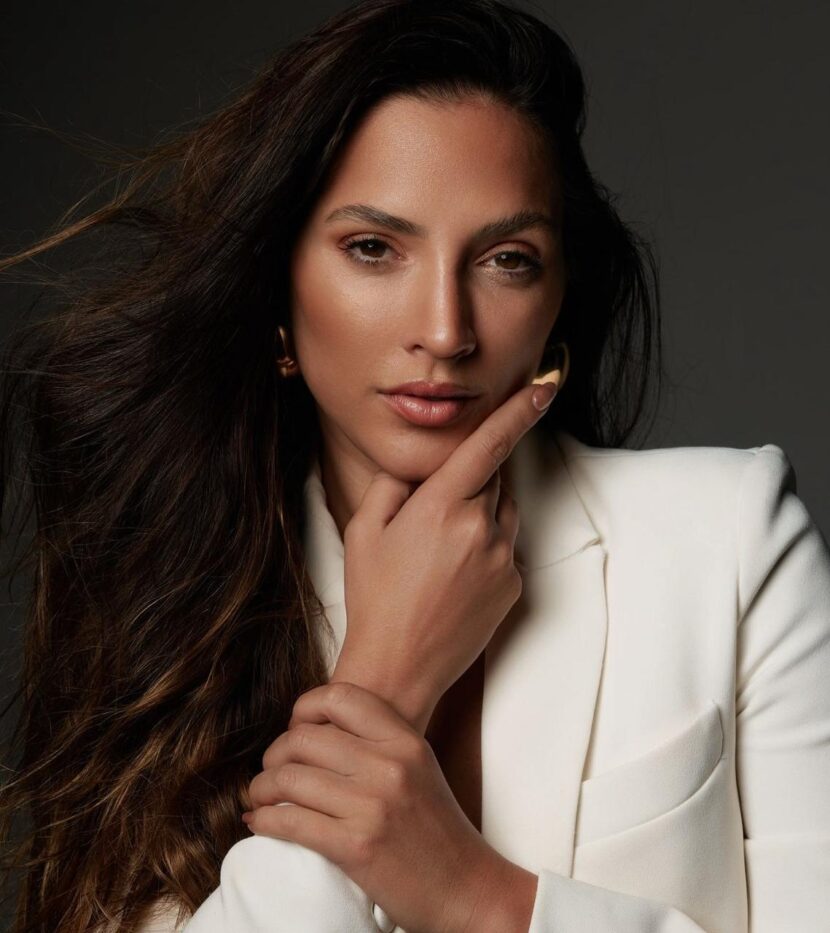 A Influencer que Transforma Viagens em Arte: Conheça Natash Anjos WhatsApp Image 2024-07-26 at 15.21.15