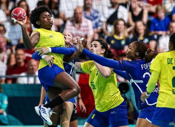 Seleção Brasileira de Handebol Feminino Enfrenta Desafio Contra a França Seleção Brasileira de Handebol Feminino Enfrenta Desafio Contra a França