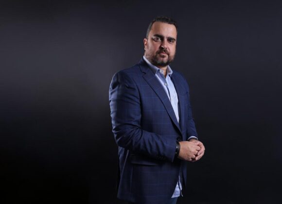 Vender mais para o mesmo cliente é solução para ampliar faturamento Vender mais para o mesmo cliente é solução para ampliar faturamento