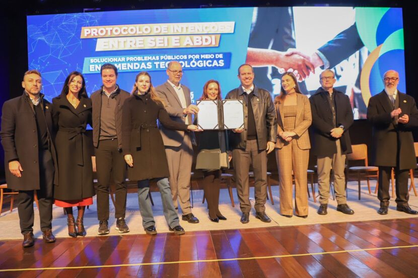 @Estado anuncia criação de hub de Govtechs e acordo com ABDI para contratações de P&D Estado anuncia criação de hub de Govtechs e acordo com ABDI para contratações de P&D