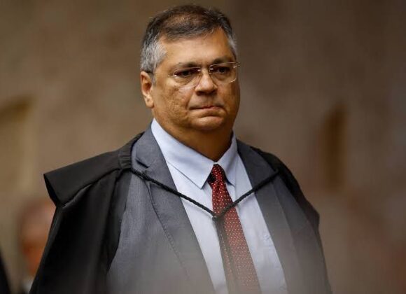 Para compartilhar esse conteúdo, por favor utilize o link https://www1.folha.uol.com.br/blogs/brasilia-hoje/2024/06/dino-cria-audiencia-para-discutir-descumprimento-de-decisao-do-stf-sobre-emendas-de-relator.shtml ou as ferramentas oferecidas na página. Textos, fotos, artes e vídeos da Folha estão protegidos pela legislação brasileira sobre direito autoral. Não reproduza o conteúdo do jornal em qualquer meio de comunicação, eletrônico ou impresso, sem autorização da Folhapress (pesquisa@folhapress.com.br). As regras têm como objetivo proteger o investimento que a Folha faz na qualidade de seu jornalismo. Se precisa copiar trecho de texto da Folha para uso privado, por favor logue-se como assinante ou cadastrado.