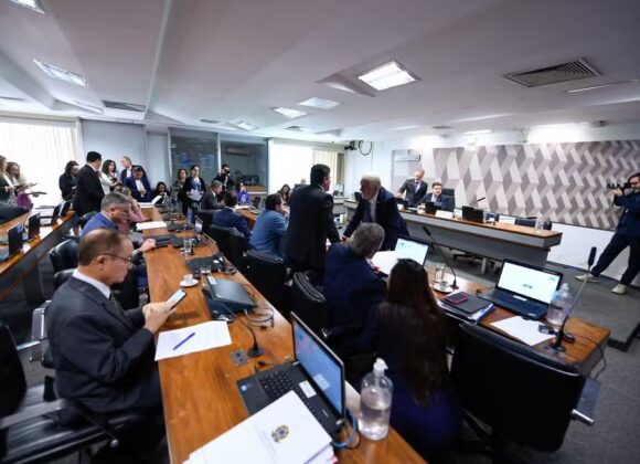 CCJ do Senado Aprova Proposta que Pode Perdoar Multas de Partidos