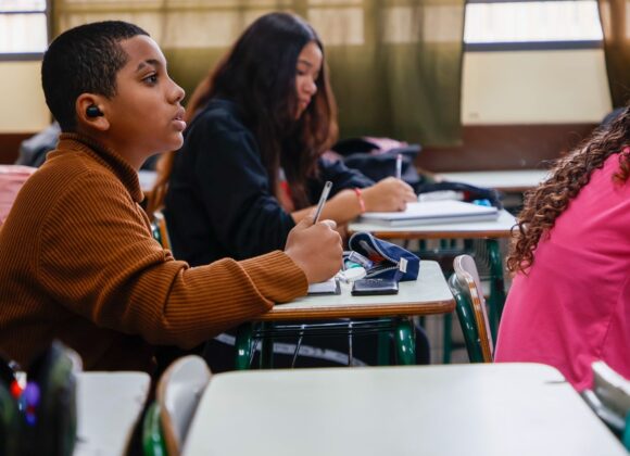 . Ideb 2023: Paraná Lidera Aprendizagem de Português no Ensino Médio Ideb 2023: Paraná Lidera Aprendizagem de Português no Ensino Médio