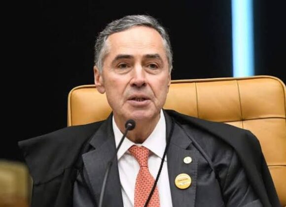 . Barroso Chama de 'tempestades fictícias' Relatos sobre Moraes ter Pedido Informações para Inquéritos fora do Rito Oficial Barroso Chama de 'tempestades fictícias' Relatos sobre Moraes ter Pedido Informações para Inquéritos fora do Rito Oficial