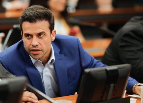 @ Pablo Marçal Declara R$ 193,5 Milhões em Bens e é o Mais Rico Entre Candidatos Registrados no TSE Pablo Marçal Declara R$ 1935 Milhões em Bens e é o Mais Rico Entre Candidatos Registrados no TSE