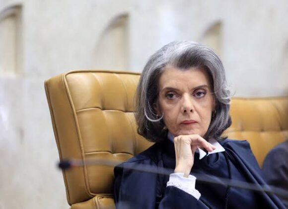 Cármen Lúcia diz que Moraes foi um 'grande' presidente do TSE e que Condutas na Corte Sempre Devem ser 'formais'