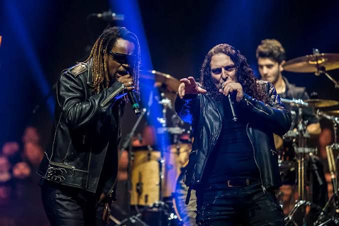 Em parceria com Tani Garrido, Angra faz show acústico em Curitiba