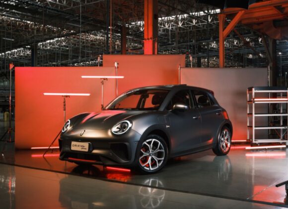 GWM Brasil lança série especial do ORA 03 GT em collab com a marca de streetwear Approve GWM Brasil lança série especial do ORA 03 GT em collab com a marca de streetwear Approve