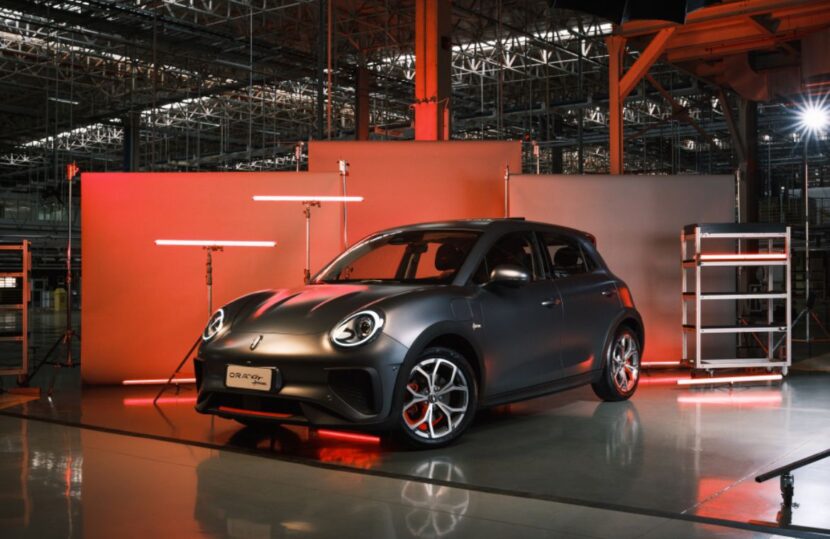 GWM Brasil lança série especial do ORA 03 GT em collab com a marca de streetwear Approve