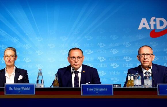 .Direita radical alemã vence eleições regionais pela primeira vez desde 1945 Direita radical alemã vence eleições regionais pela primeira vez desde 1945