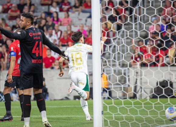 Crise do Athletico precisa ser estancada antes que seja tarde demais