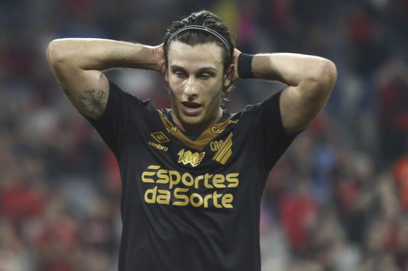 Athletico Paranaense vive drama contra rebaixamento na reta final do Campeonato Brasileiro Athletico Paranaense vive drama contra rebaixamento na reta final do Campeonato Brasileiro