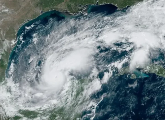 Furacão Milton deixa mortos na Flórida e inundações e deixou mais de 3 milhões de imóveis sem energia