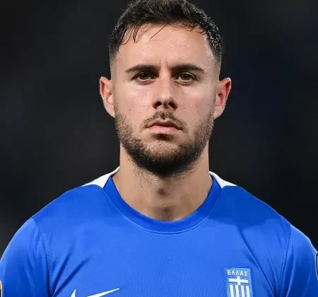 Grécia homenageia jogador morto em vitória coGrécia homenageia jogador morto em vitória contra InglaterraGrécia homenageia jogador morto em vitória contra Inglaterrantra Inglaterra