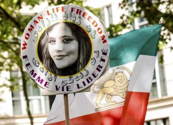 Jornalistas iranianas são condenadas a 5 anos de prisão por revelação de caso