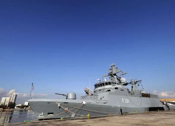 Navio alemão derruba drone próximo do Líbano durante missão de paz Foto: JOSEPH EID / AFP