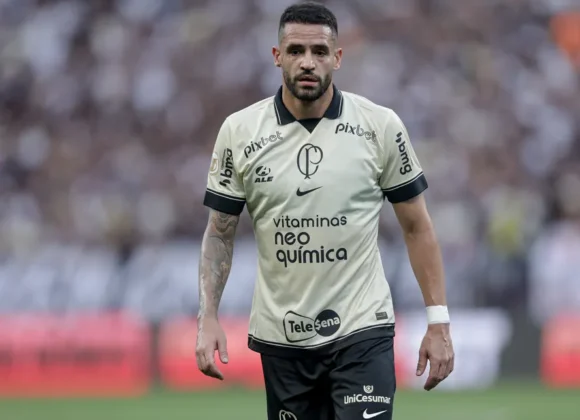 Renato Augusto processa ex-clube para receber direito de imagem e bônus