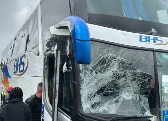 Torcida do Corinthians arma emboscada antes de partida contra o Flamengo Torcida do Corinthians arma emboscada antes de partida contra o Flamengo