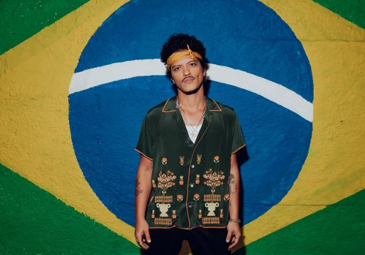 Bruno Mars faz vídeo de homenagem ao Brasil após shows no país Bruno Mars faz vídeo de homenagem ao Brasil após shows no país