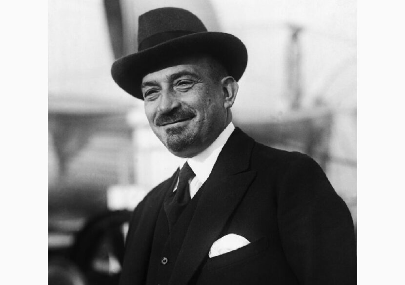 Bustos do primeiro presidente de Israel são furtados na Inglaterra por manifestantes