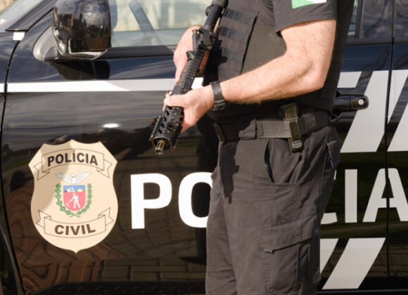 .PCPR e PMPR prendem suspeito de atentado a tiros no Centro de Curitiba PCPR e PMPR prendem suspeito de atentado a tiros no Centro de Curitiba