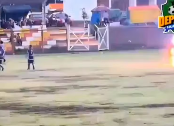 Jogador-peruano-morre-após-ser-atingido-por-raio-durante-partida-amadora