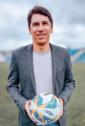 Lúcio Flávio é novo técnico de clube paranaense com menos de 10 anos de existência Lúcio Flávio é novo técnico de clube paranaense com menos de 10 anos de existência