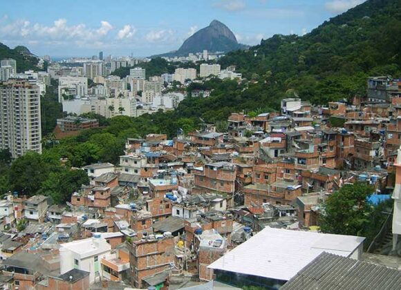 Mais de 16 milhões de pessoas vivem em favelas no Brasil segundo último Censo IBGE