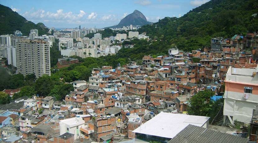 Mais de 16 milhões de pessoas vivem em favelas no Brasil segundo último Censo IBGE Mais de 16 milhões de pessoas vivem em favelas no Brasil segundo último Censo IBGE