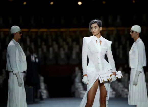 Thom Browne realiza desfile e apresenta a sua coleção outono/inverno 2024-2025 Thom Browne realiza desfile e apresenta a sua coleção outono/inverno 2024-2025