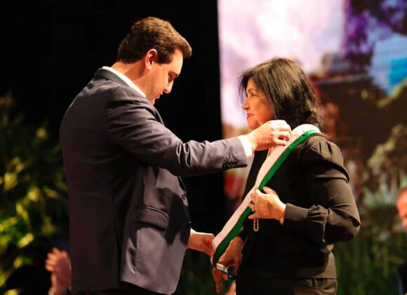 Mariangela Hungria recebe a Ordem do Pinheiro e é reconhecida como referência na agricultura sustentável Mariangela Hungria recebe a Ordem do Pinheiro e é reconhecida como referência na agricultura sustentável