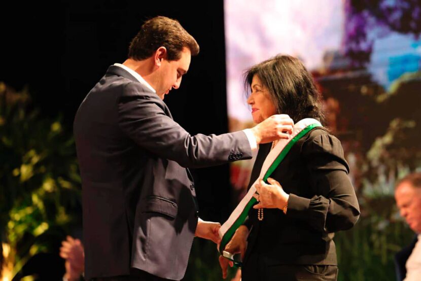 Mariangela Hungria recebe a Ordem do Pinheiro e é reconhecida como referência na agricultura sustentável Mariangela Hungria recebe a Ordem do Pinheiro e é reconhecida como referência na agricultura sustentável