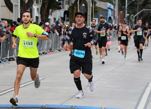 Tradição e esporte marcam a 27ª Corrida da Polícia Militar em Curitiba Tradição e esporte marcam a 27ª Corrida da Polícia Militar em Curitiba