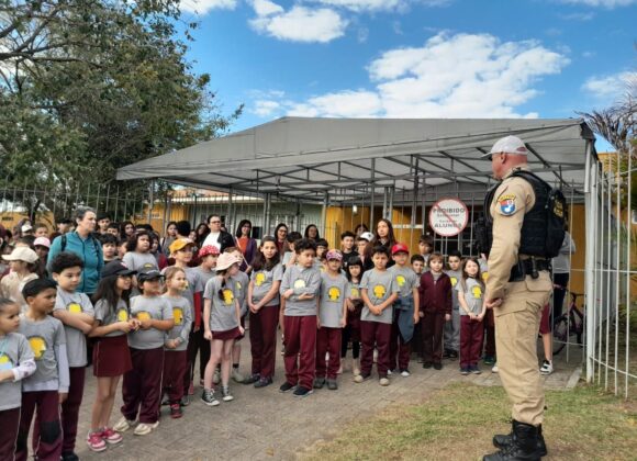 BPTran acompanha passeio escolar e garante segurança a 300 crianças em Curitiba BPTran acompanha passeio escolar e garante segurança a 300 crianças em Curitiba