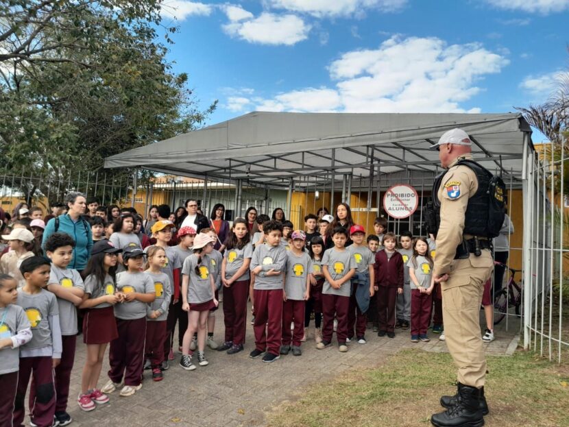 BPTran acompanha passeio escolar e garante segurança a 300 crianças em Curitiba BPTran acompanha passeio escolar e garante segurança a 300 crianças em Curitiba