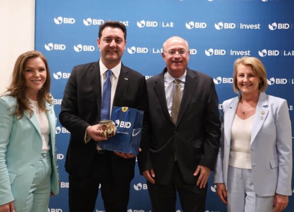 Paraná apresenta Fundo Soberano e busca apoio internacional para fortalecer economia Paraná apresenta Fundo Soberano e busca apoio internacional para fortalecer economia