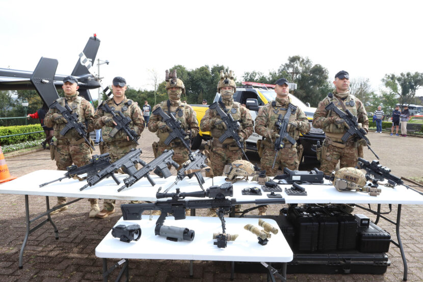 Maior aquisição de fuzis da história do Paraná reforça aparato policial Maior aquisição de fuzis da história do Paraná reforça aparato policial