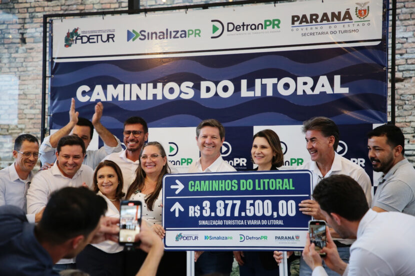 Paraná investe R$ 3,8 milhões em sinalização viária e turística nos municípios litorâneos Paraná investe R$ 3,8 milhões em sinalização viária e turística nos municípios litorâneos