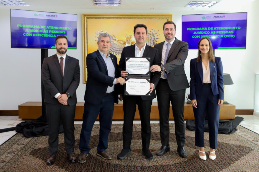 Paraná sanciona lei que garante atendimento gratuito da Defensoria Pública a PcDs Paraná sanciona lei que garante atendimento gratuito da Defensoria Pública a PcDs