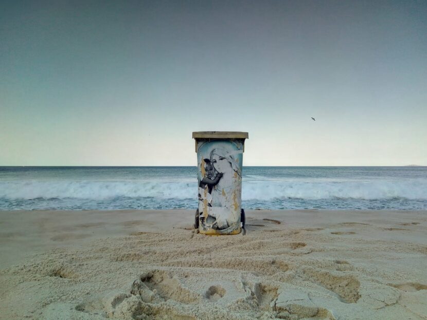 Nas ruas, Arte que incomoda: Alberto Pereira desafia racismo e hierarquias em colagens urbanas Nas ruas, Arte que incomoda: Alberto Pereira desafia racismo e hierarquias em colagens urbanas