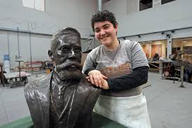 Busto de Machado de Assis será instalado na Academia Paranaense de Letras como homenagem literária Busto de Machado de Assis será instalado na Academia Paranaense de Letras como homenagem literária