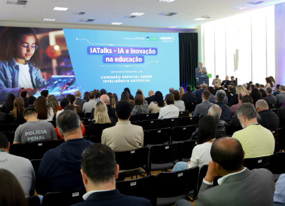Seminário em Curitiba debate uso de inteligência artificial na educação pública Seminário em Curitiba debate uso de inteligência artificial na educação pública